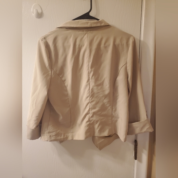 Cream blazer - Picture 5 of 7